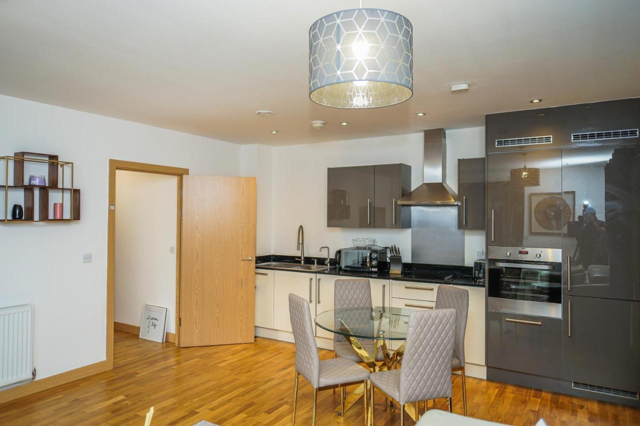 Dartford Luxury 2 Bed Apartment Bagian luar foto